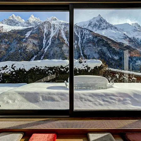 Chalet Safari. Face Au Mont-blanc. *