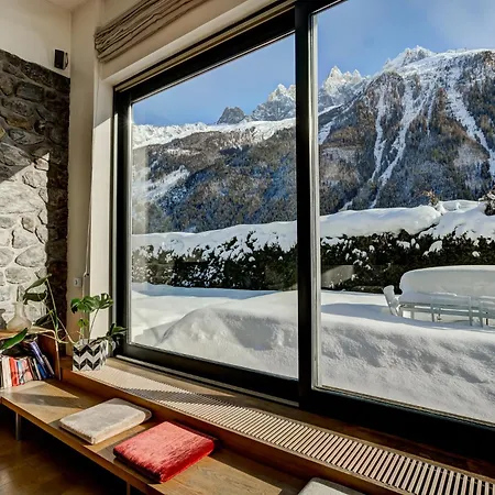 Safari. Face Au Mont-blanc. Шале *