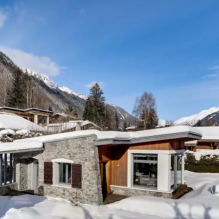 Chalet Safari. Face Au Mont-blanc.
