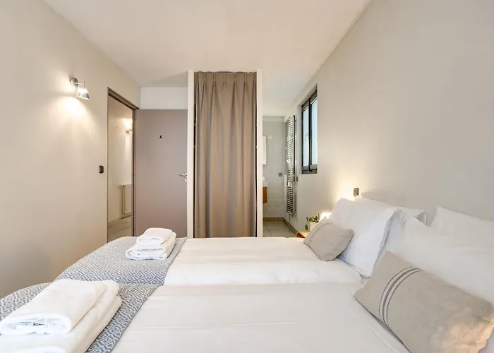 Chalet Safari. Face Au Mont-blanc. *