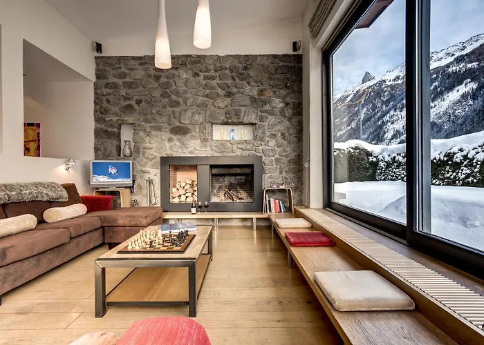 Safari. Face Au Mont-blanc. Chalet Chamonix