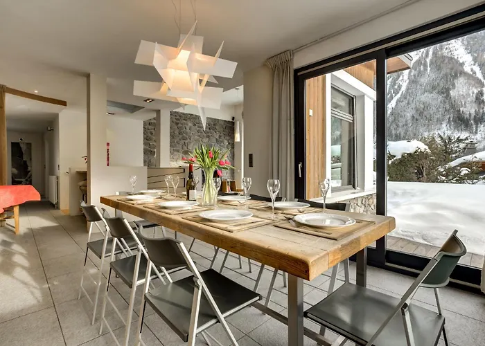 Chalet Safari. Face Au Mont-blanc. Chamonix