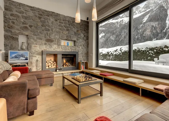 Chalet Safari. Face Au Mont-blanc.