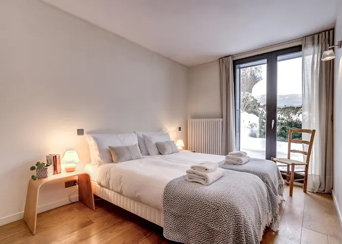 Safari. Face Au Mont-blanc. Chalet