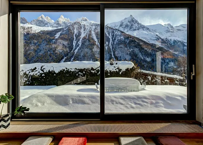 Chalet Safari. Face Au Mont-blanc. *